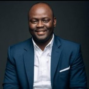 Portrait d'Elvis Ossindji, Fondateur de NZILA Leaders